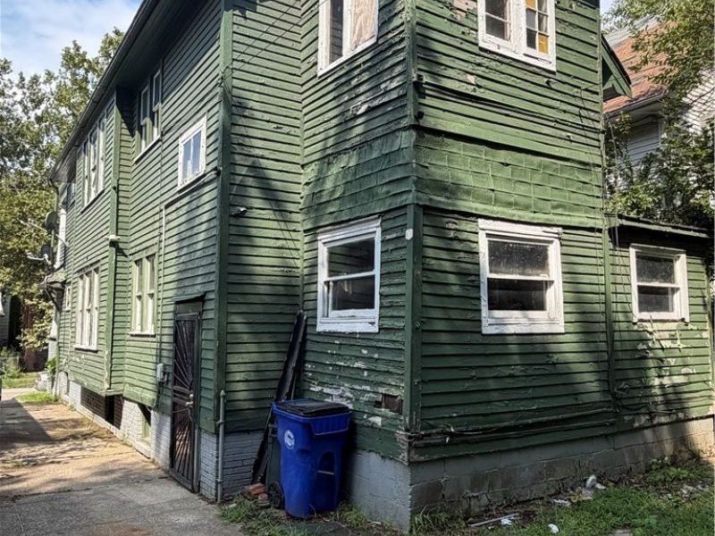 621 E 128th Street, Cleveland, OH 44108 Photo 3