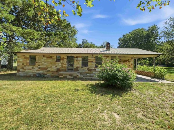 906 2nd Street , Pangburn, AR 72121