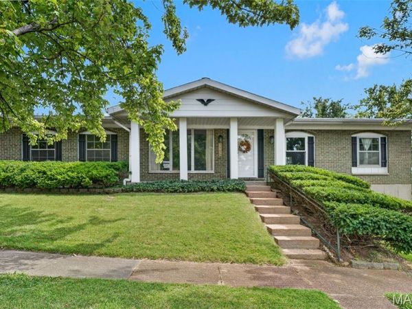 3434 Laura Lane , St Louis, MO 63125