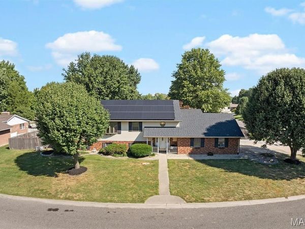 161 Stahl Drive, Smithton, IL 62285