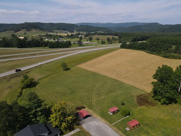 15415 W Midland Trl, Crawley, WV 24931