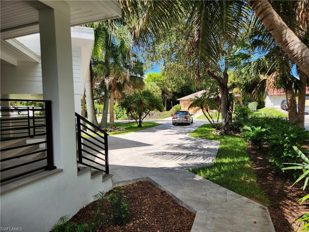 1195 Mockingbird Ln, Naples, FL 34104 Photo