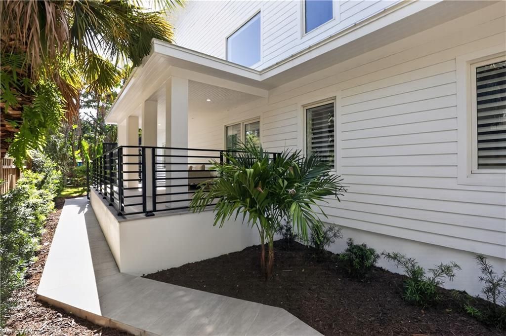 1195 Mockingbird Ln, Naples, FL 34104 Photo