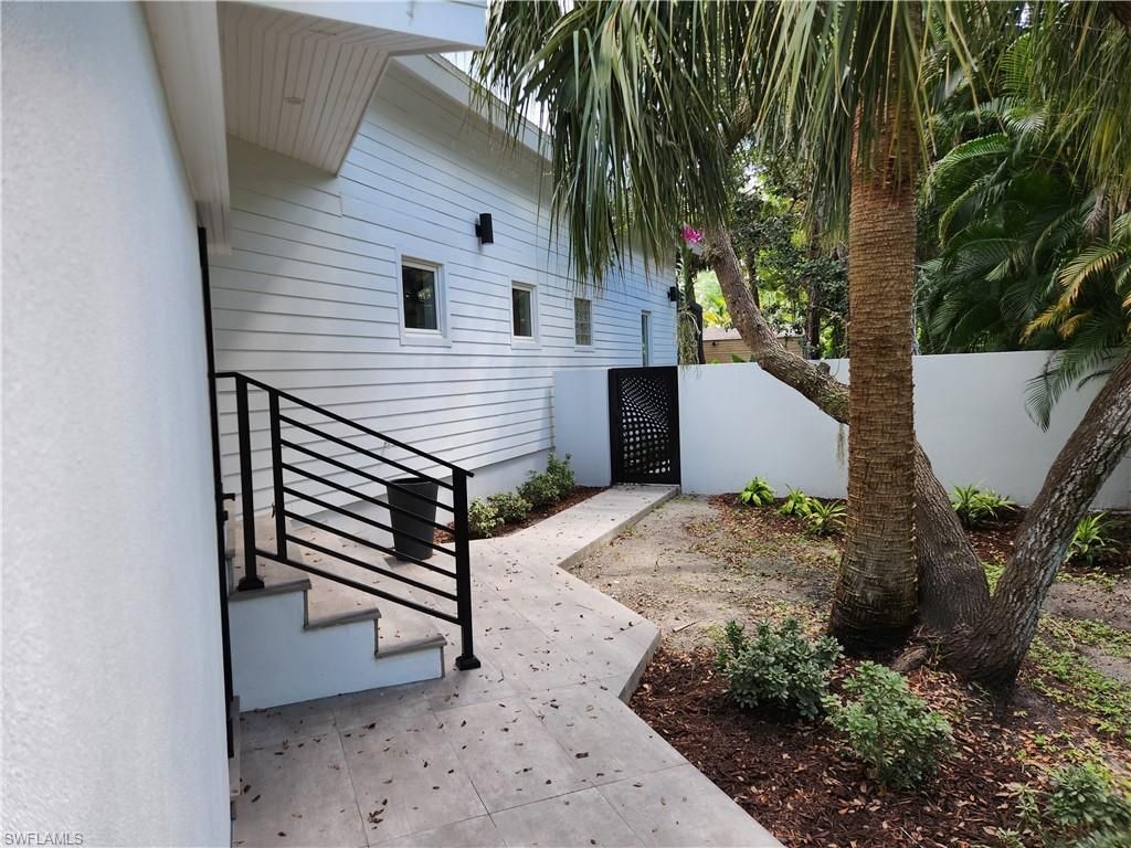 1195 Mockingbird Ln, Naples, FL 34104 Photo