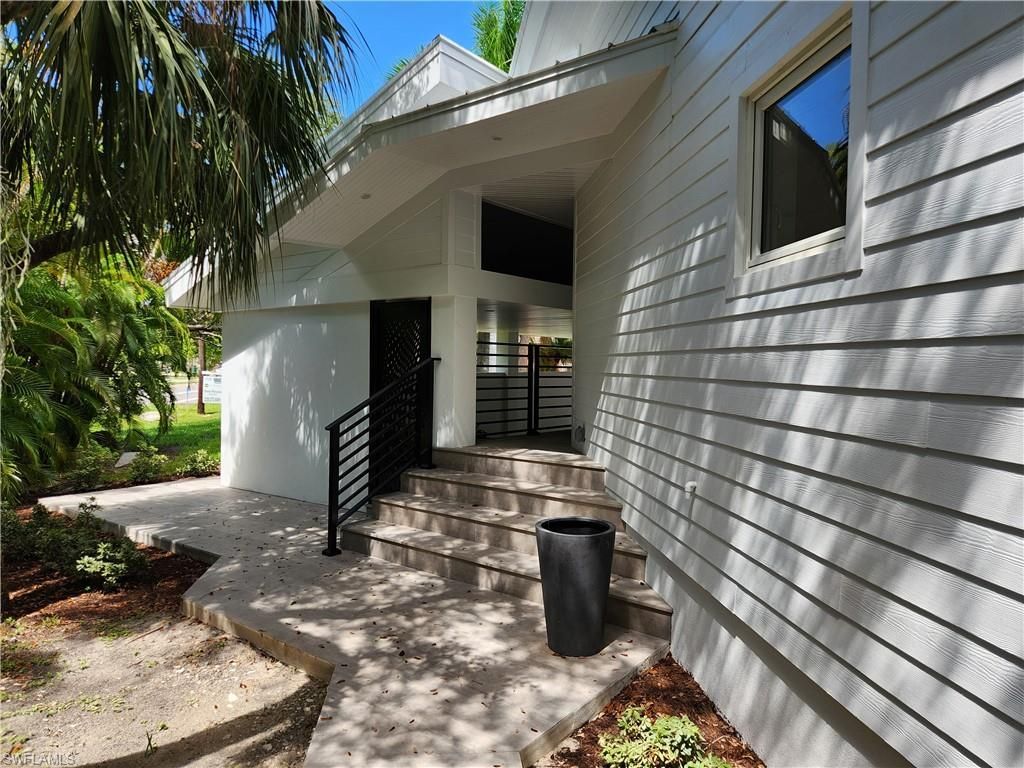1195 Mockingbird Ln, Naples, FL 34104 Photo