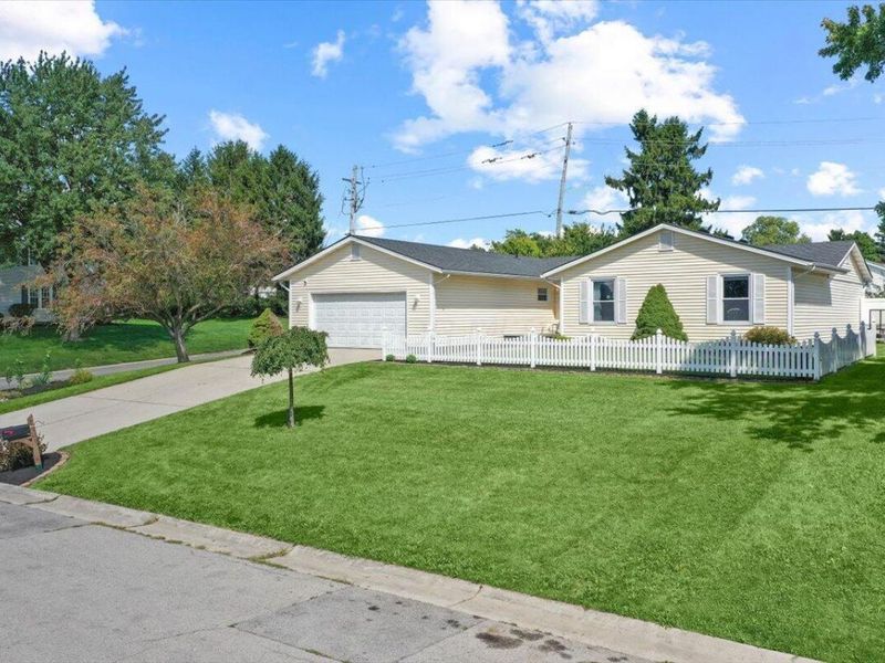 101 S Heather Hill Drive , Bellefontaine, OH 43311 Photo 2