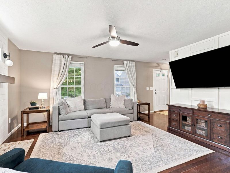 8599 Smokey Hollow Drive, Lewis Center, OH 43035 Photo 4