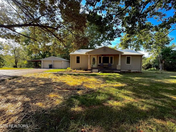 900 E First St. St, Crossville, TN 38555