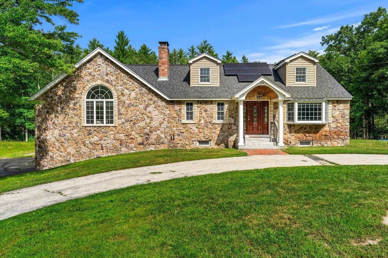 224 New Boston Road, Goffstown, NH 03045 Main Photo