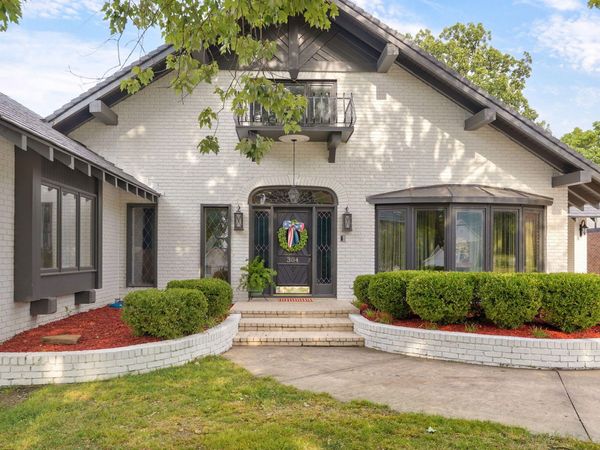 304 S Elliott Avenue , Aurora, MO 65605