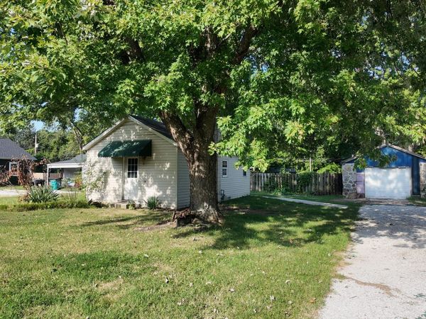 1947 N Old Orchard Avenue , Springfield, MO 65803
