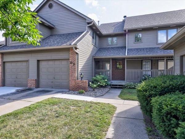 1070 50th Street, Unit 13D, West Des Moines, IA 50266