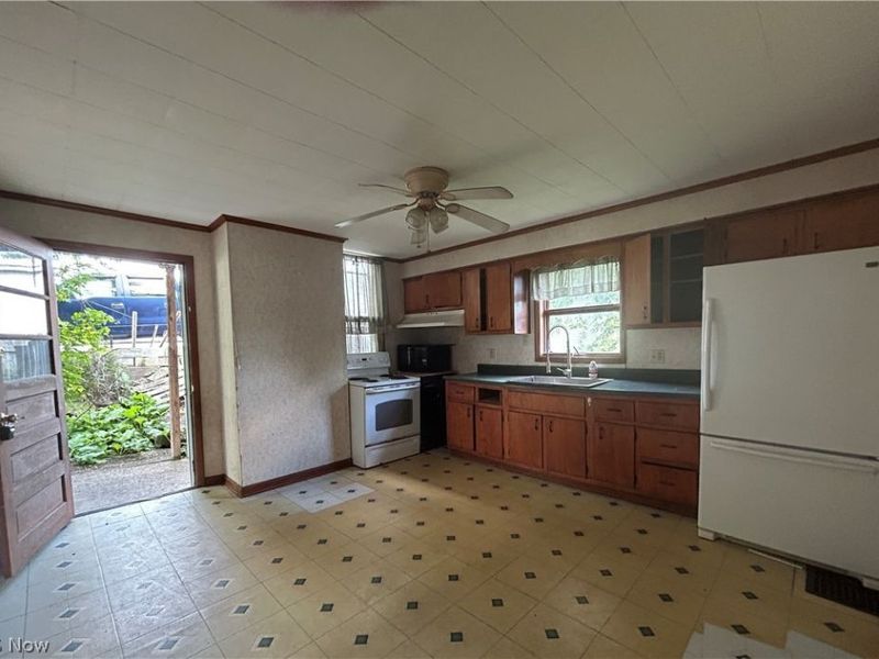 500 N 8th Street, Martins Ferry, OH 43935 Photo 6