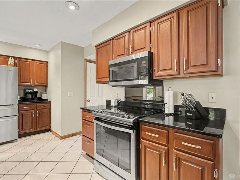 2382 Munger Pointe Drive, Miami Township, OH 45459 Photo 19