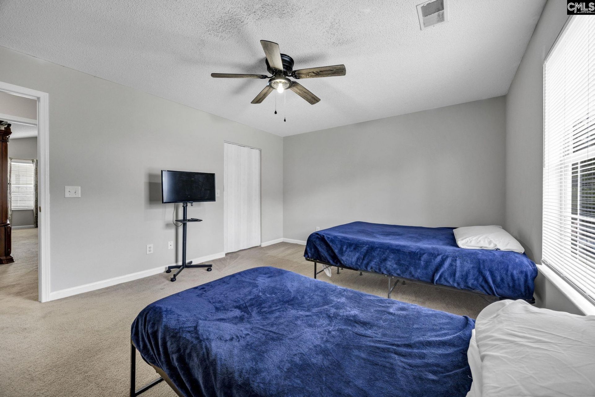 109 Fox Grove Circle Photo 32