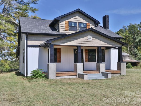 1826 N Oak Ridge Church Road , Yadkinville, NC 27055
