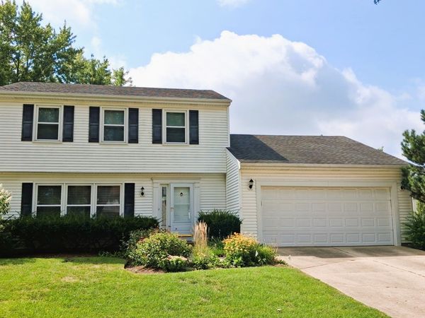 920 Chaucer Way , Buffalo Grove, IL 60089