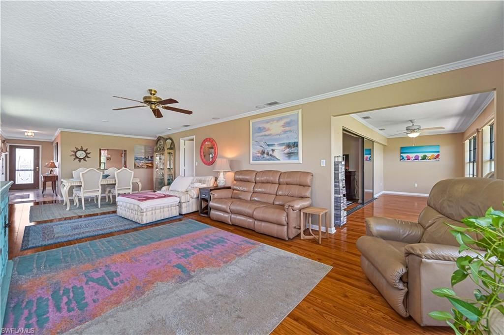 1123 SW Pine Ln, Unit 4, Cape Coral, FL 33991 Photo