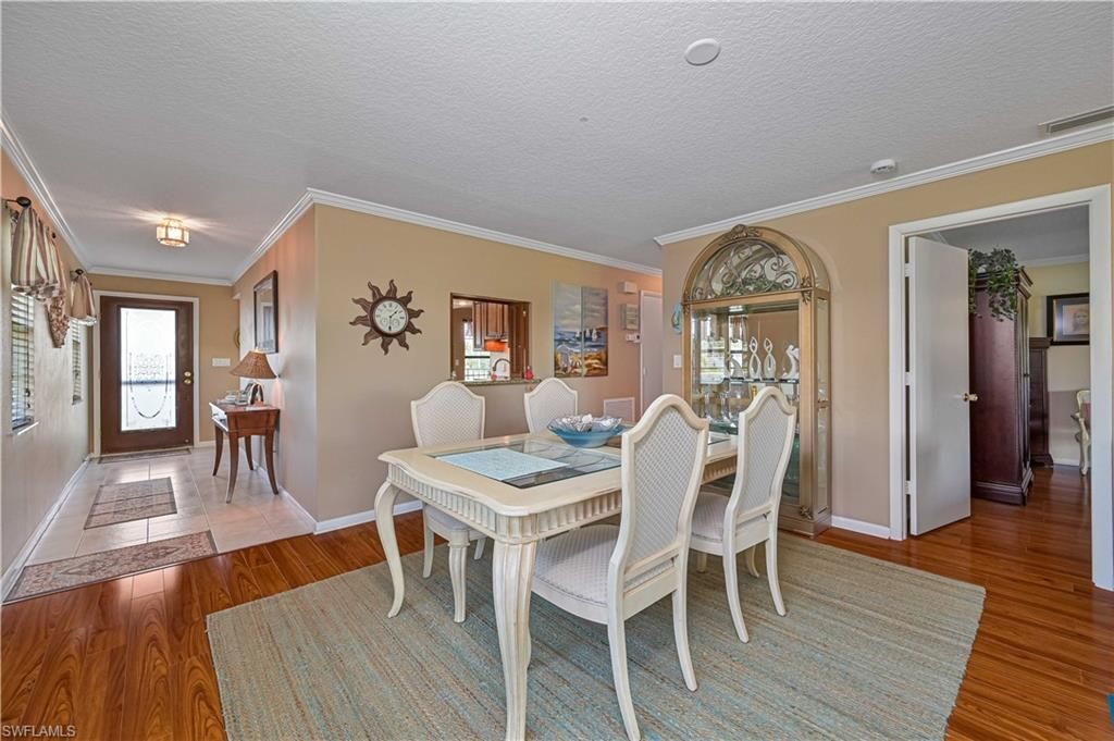 1123 SW Pine Ln, Unit 4, Cape Coral, FL 33991 Photo