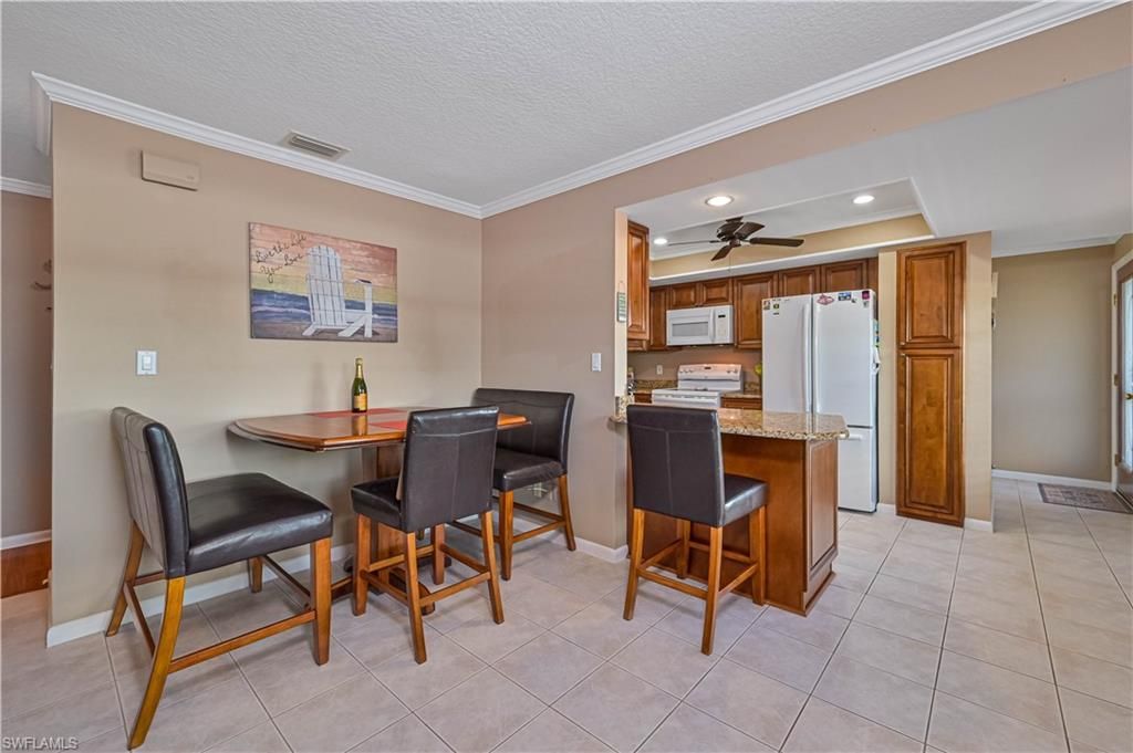 1123 SW Pine Ln, Unit 4, Cape Coral, FL 33991 Photo