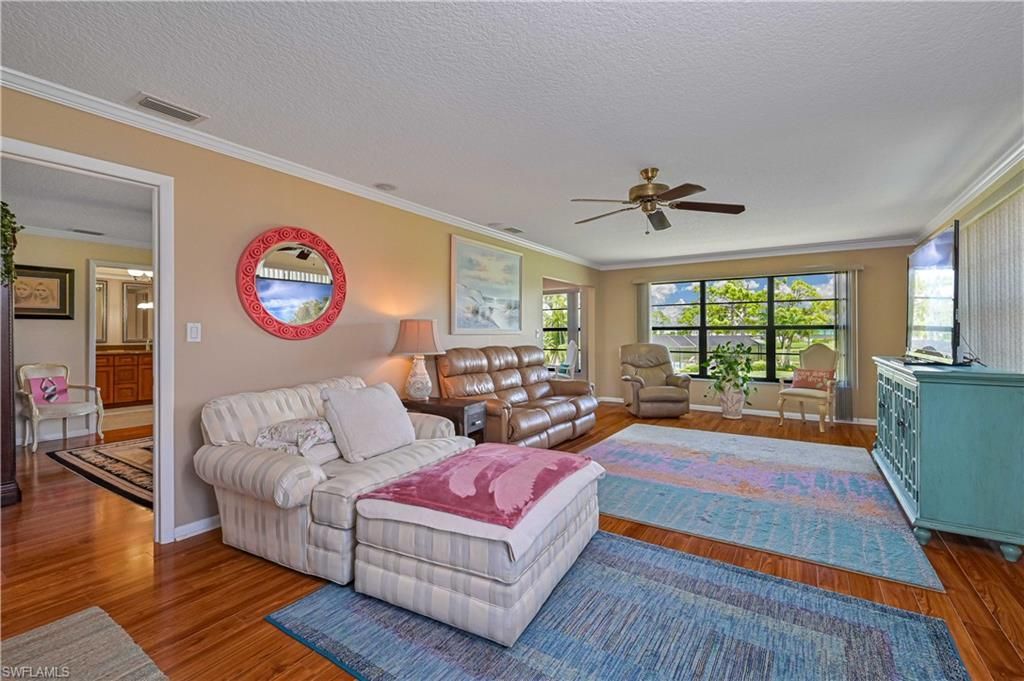 1123 SW Pine Ln, Unit 4, Cape Coral, FL 33991 Photo