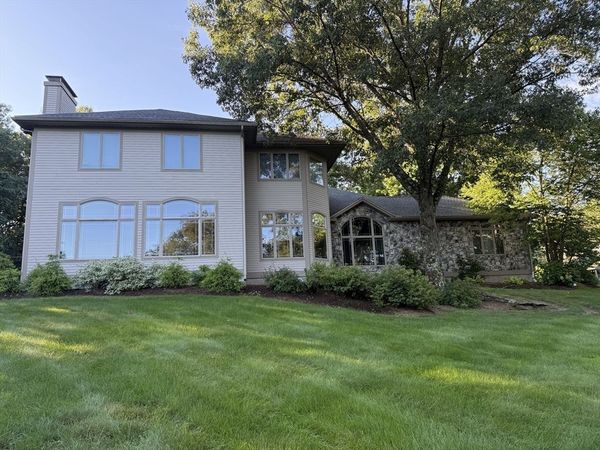 82 Mountain View Dr., Belchertown, MA 01007