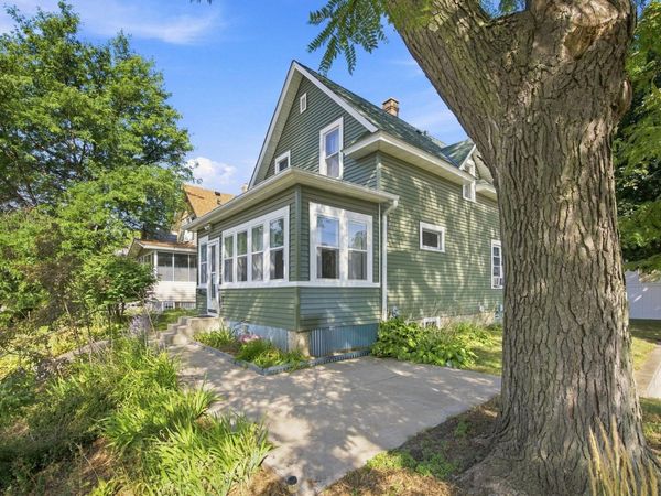 1825 Minnehaha Avenue W, Saint Paul, MN 55104