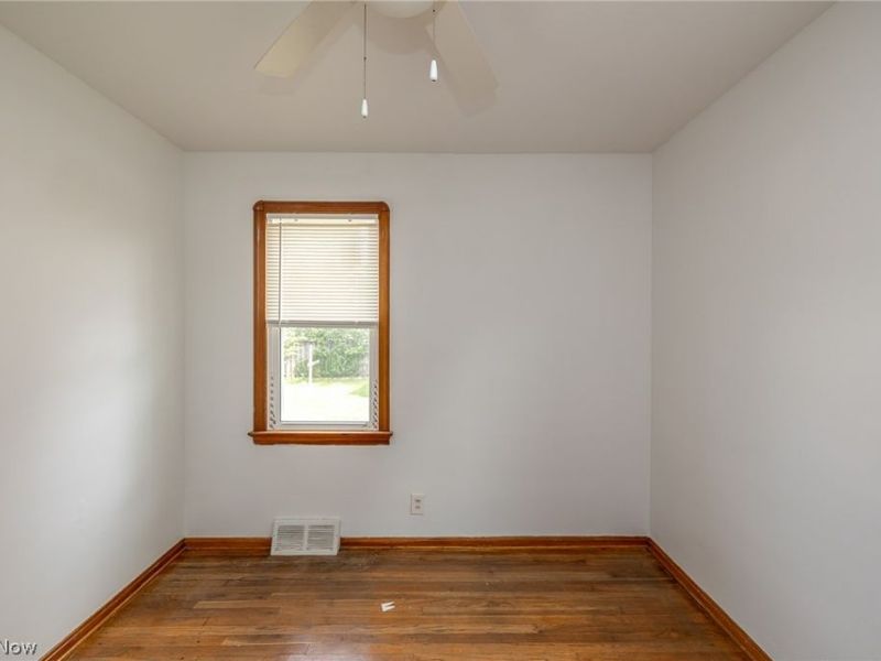 8324 Ivandale Drive, Parma, OH 44129 Photo 14