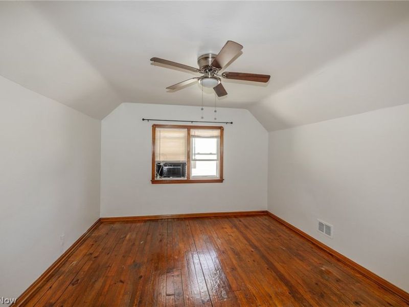 8324 Ivandale Drive, Parma, OH 44129 Photo 18