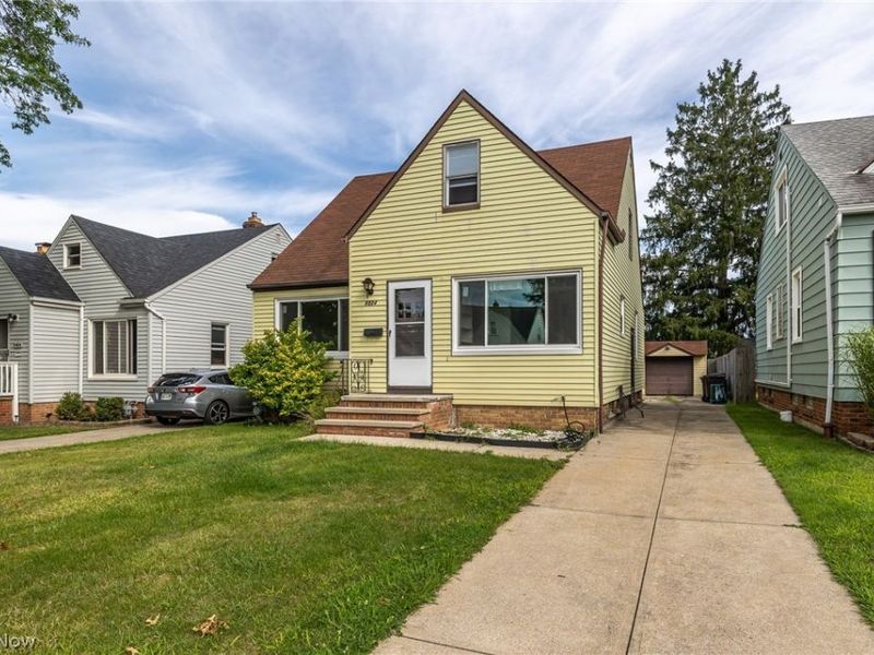 8324 Ivandale Drive, Parma, OH 44129 Photo 2