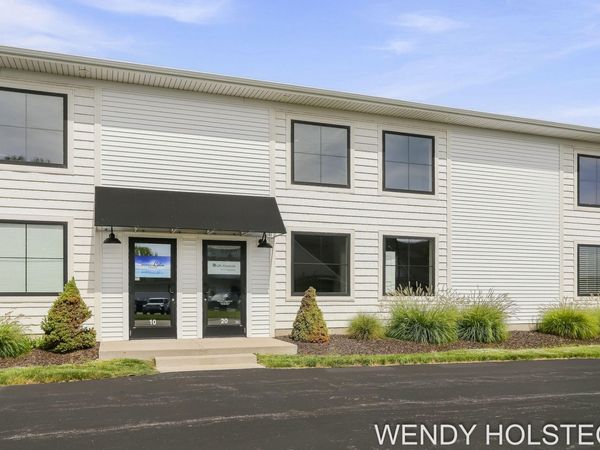 11555 Crossings Court, Unit 02, Holland, MI 49424