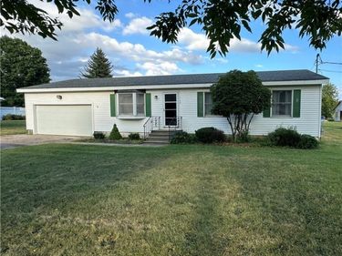 2158 County Route 48, Lacona, NY 13083