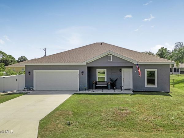 2111 Thames Road SE, Palm Bay, FL 32909
