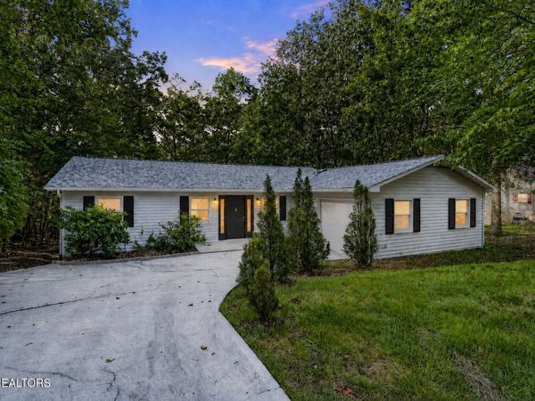 318 Lakeview Drive, Crossville, TN 38558