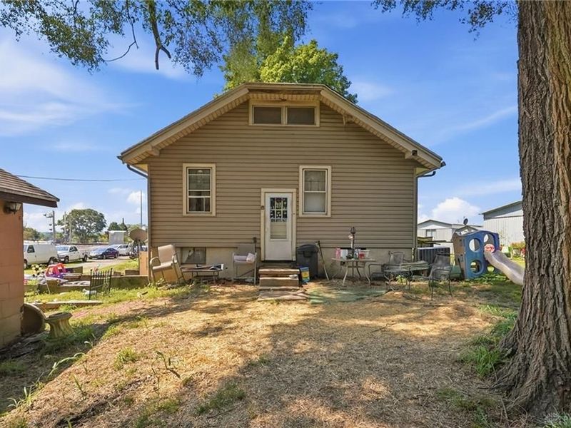 74 W Alex Bell Road, West Carrollton, OH 45449 Photo 2
