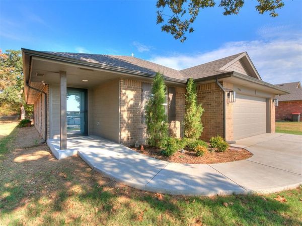 796 Harrison Street, Harrah, OK 73045