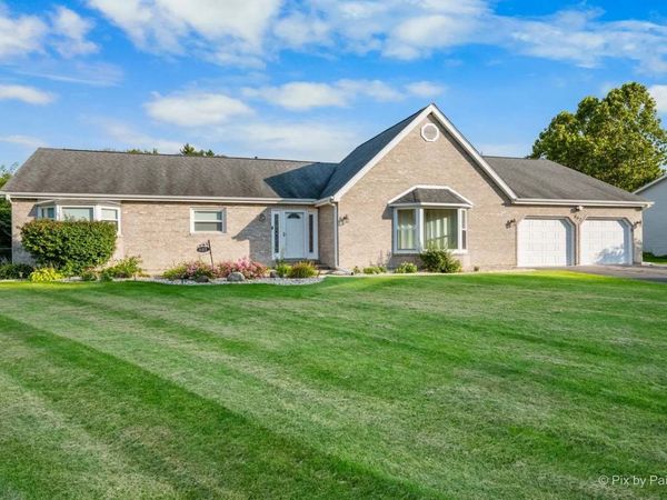 537 Erma Drive , Lake Holiday, IL 60552