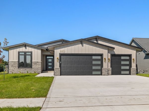 1420 NW Alderleaf Drive, Waukee, IA 50263