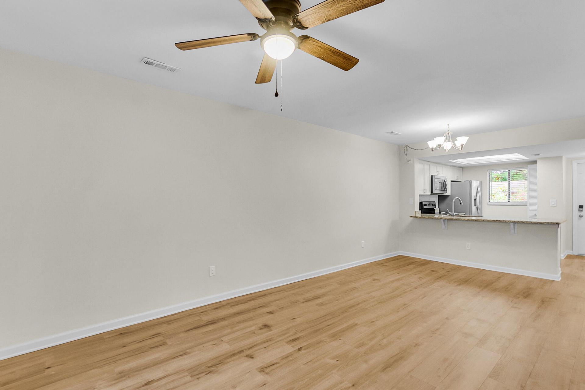 2182 Bees Ferry Road Photo 6