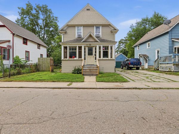 1612 Hays Park Avenue, Kalamazoo, MI 49001