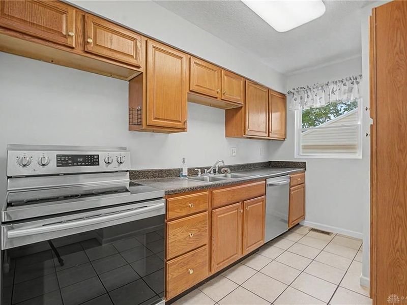 287 Travis Drive, Riverside, OH 45431 Photo 11