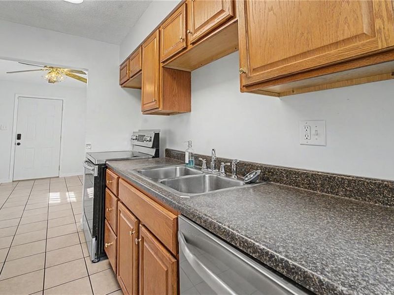 287 Travis Drive, Riverside, OH 45431 Photo 12