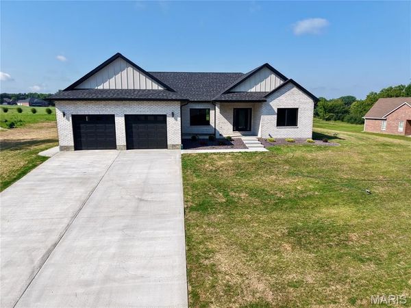 52839 Norwoods Place , Hannibal, MO 63401