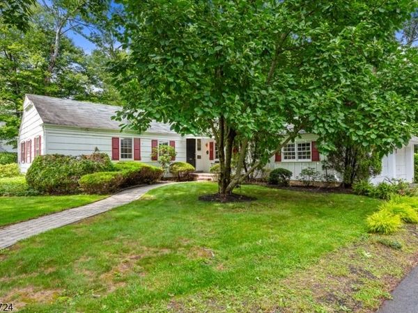 7 Fox Chase Ln, Morris, NJ 07960