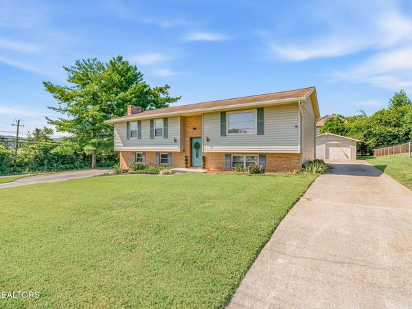 7301 Oxmoor Rd, Knoxville, TN 37931