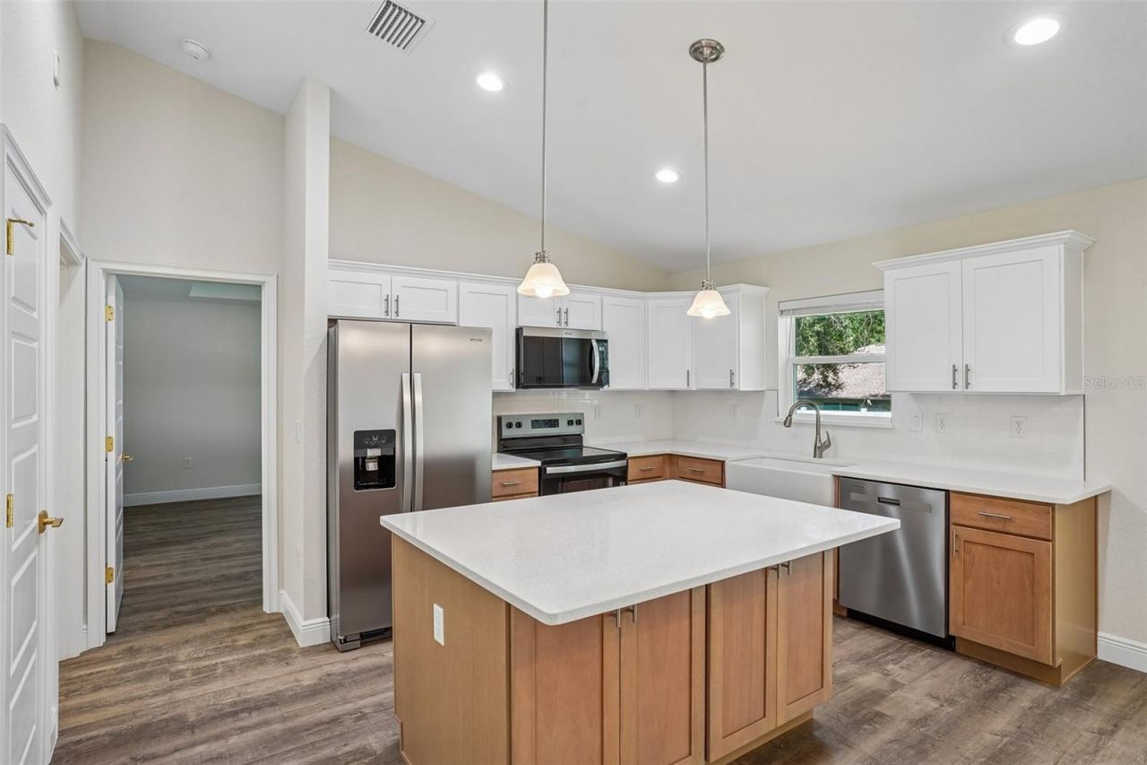 1194 W Virginis Drive , Citrus Springs, FL 34434 Photo