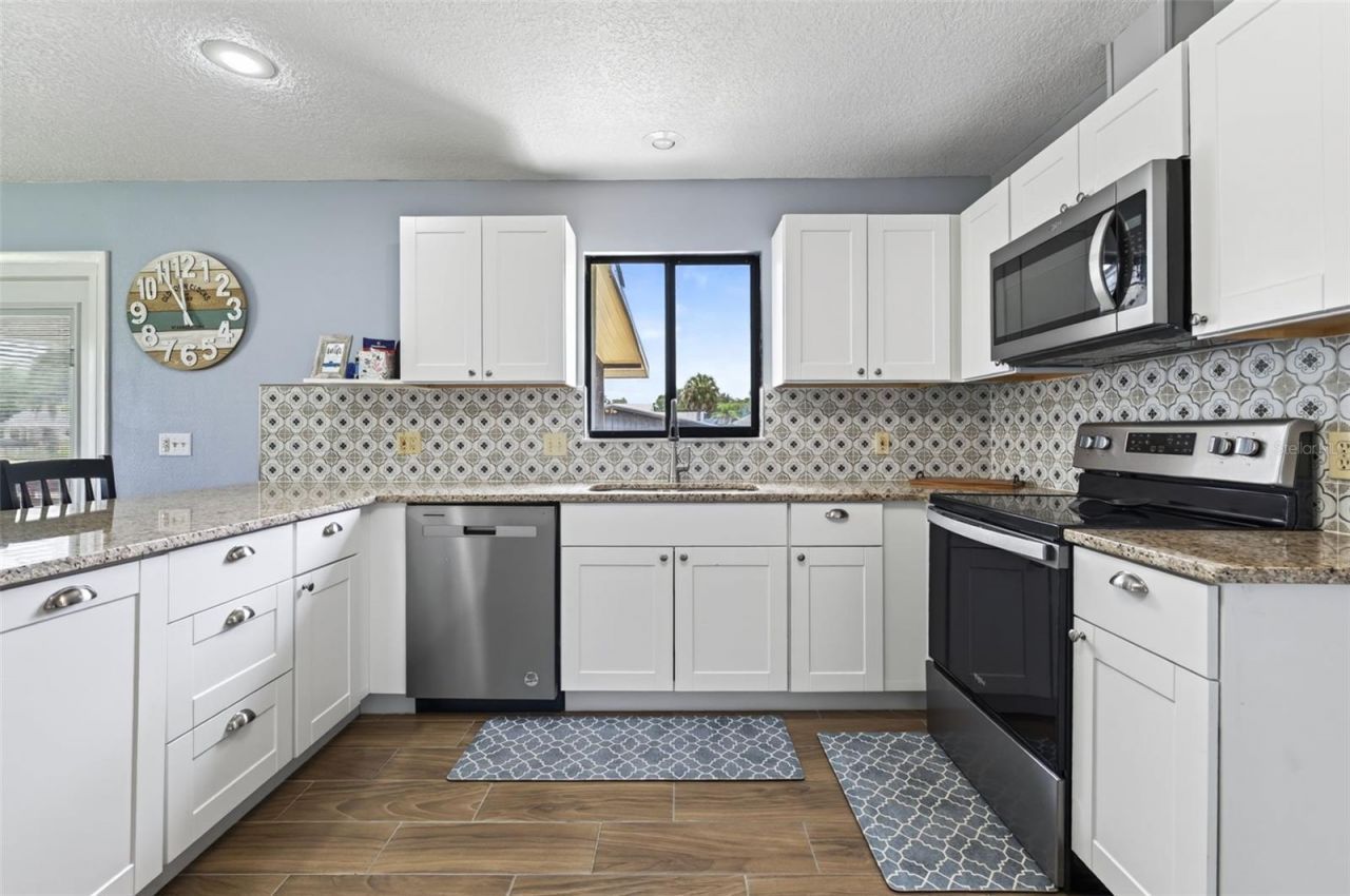 1613 Juno Trail , Astor, FL 32102 Photo
