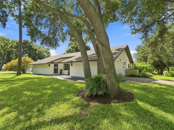 1683 OAK PLACE , CLEARWATER, FL 33755