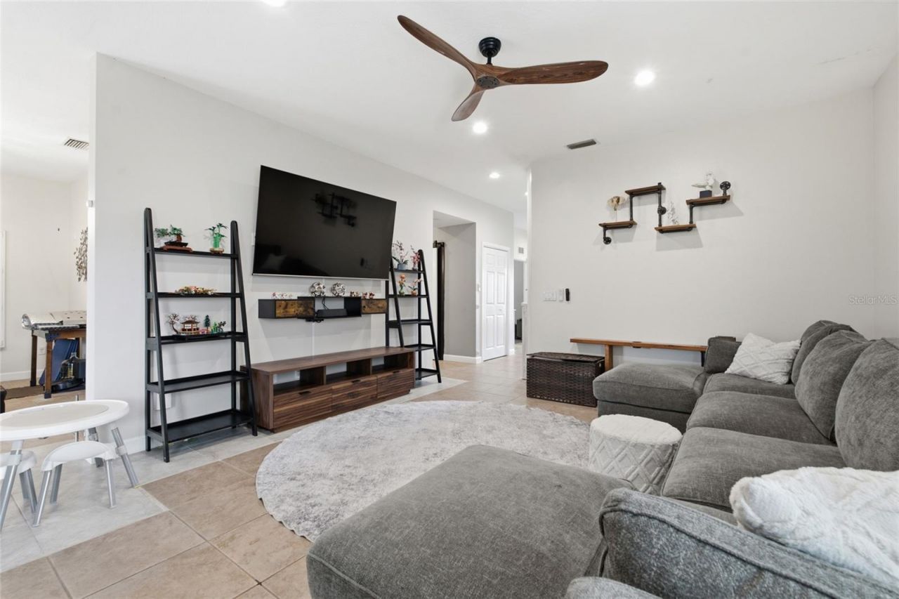 1873 64th Avenue N, Saint Petersburg, FL 33702 Photo