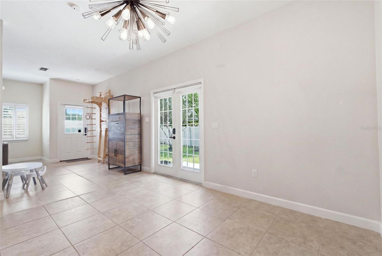 1873 64th Avenue N, Saint Petersburg, FL 33702 Photo